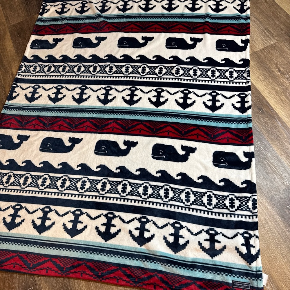 VINEYARD VINES Fair Isle Fleece Blanket
Throw Navy Red Nautical Whale Print